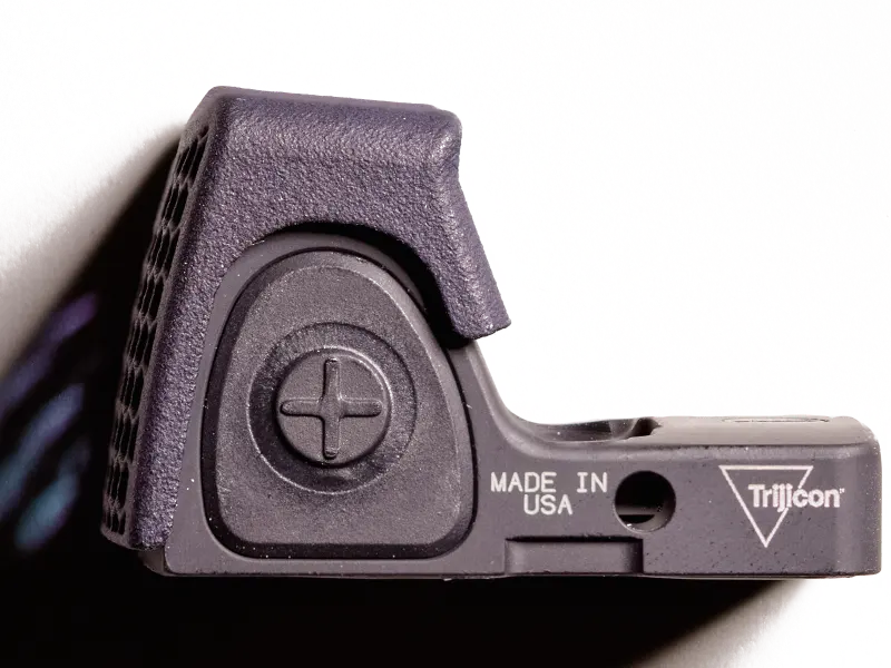 Detail of Kill Flash snapped onto the optic, showing secure fit