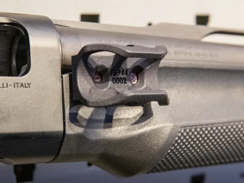 Detail of nylon 12 material on the shell holder, highlighting durability