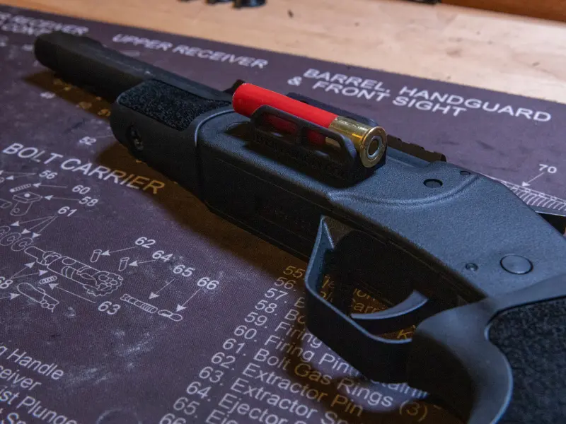 Lightweight nylon 12 construction of the shell holder